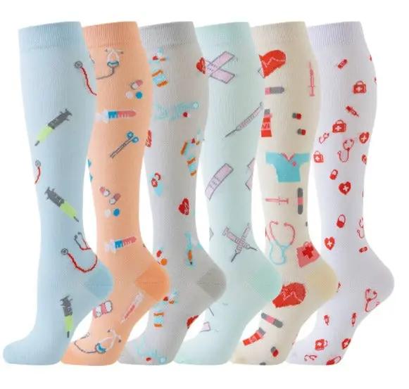 Kompressionsstrumpor – 6-pack med vårdmotiv för sjuksköterskor & vårdpersonal Scandic wellness